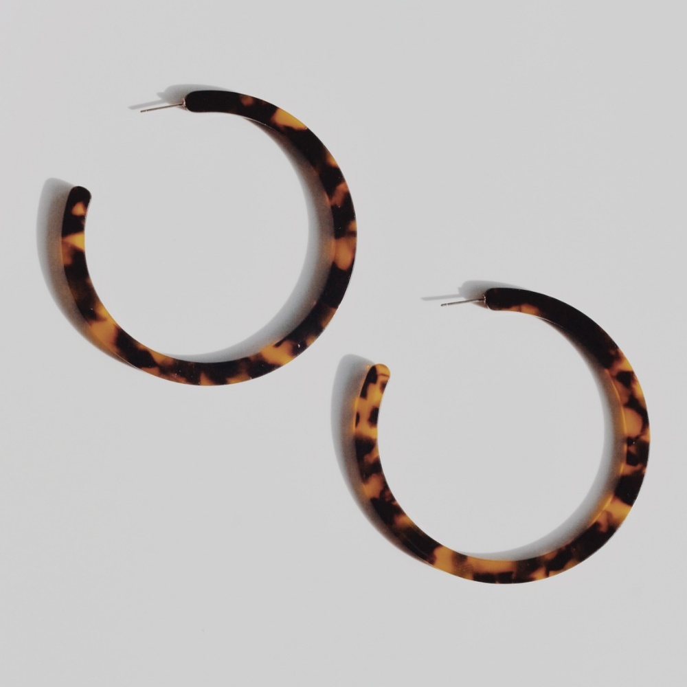 Resin Tatum Tortoise Hoop Earrings (Brown) - Picture 1 of 8